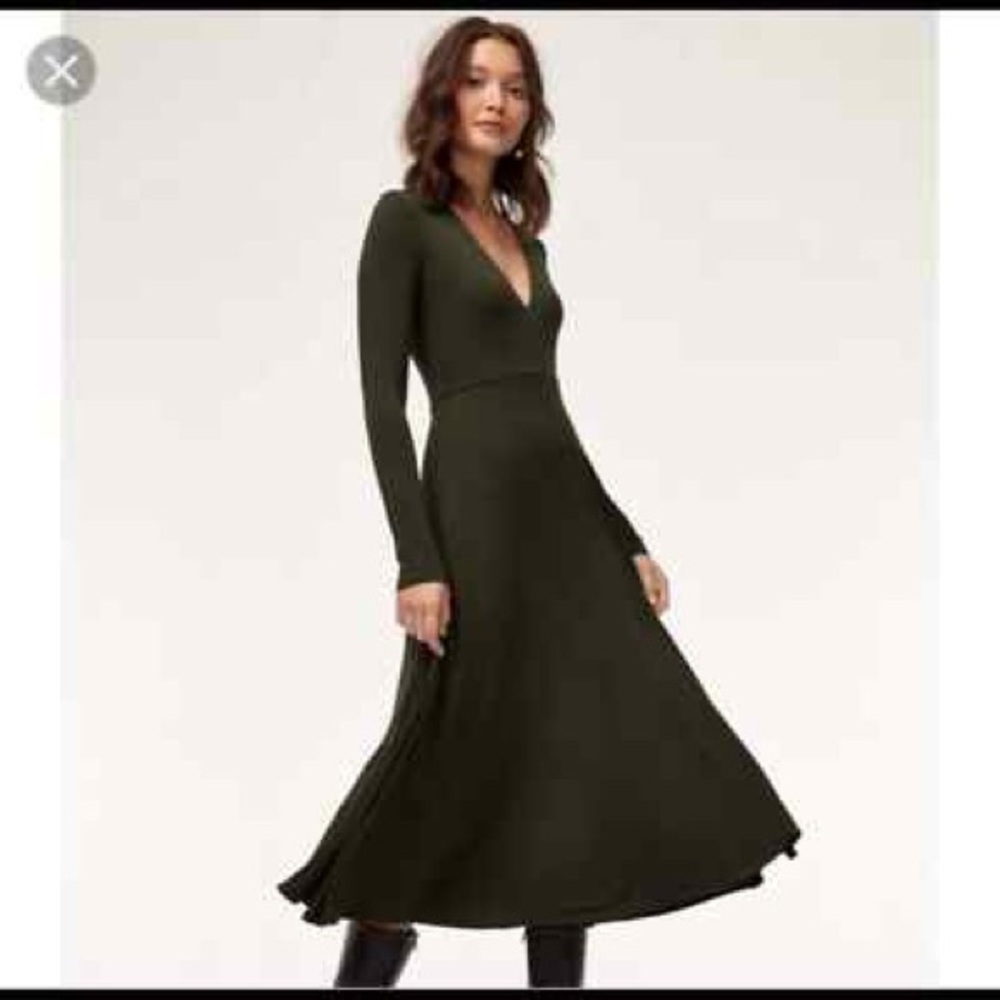 Aritzia Wilfred V-Neck Midi Dress